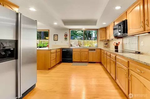 Kitchen - 14525 26th Dr SE, Mill Creek, WA 98012 photo 3 of 4