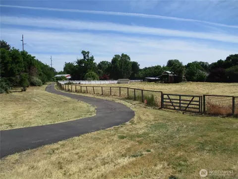 2499 Cottonwood Rd, Walla Walla, WA 99362