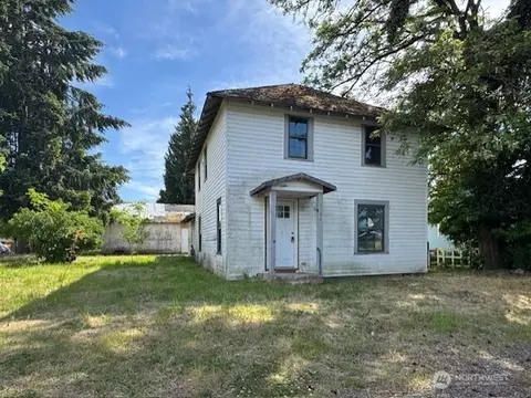 1106 W Chestnut St, Centralia, WA 98531