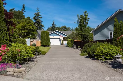 2005 SW Rosario Pl, Oak Harbor, WA 98277
