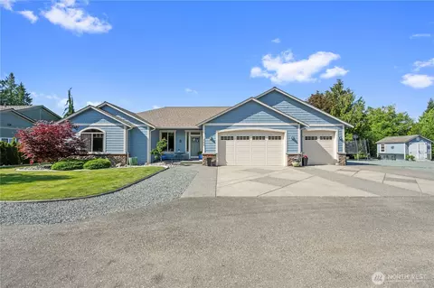 208 Lilly Ln, Mount Vernon, WA 98274