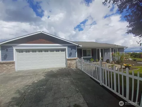 317 Teresa St, Camano Island, WA 98282