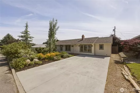 1423 Seneca St, Wenatchee, WA 98801