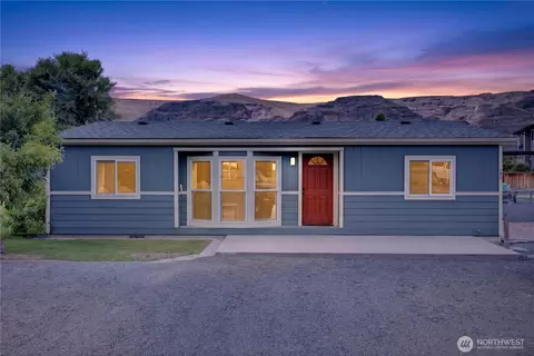 898 Hunter Ave SW, Quincy, WA 98848