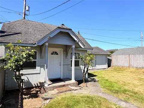 Exterior - 2220 Summit Ave, Everett, WA 98201 photo 7 of 7