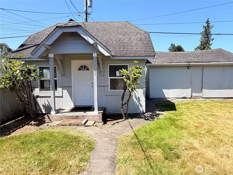 Exterior - 2220 Summit Ave, Everett, WA 98201 photo 1 of 7