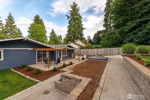 Exterior - 13716 59th Ave SE, Everett, WA 98208 photo 4 of 10
