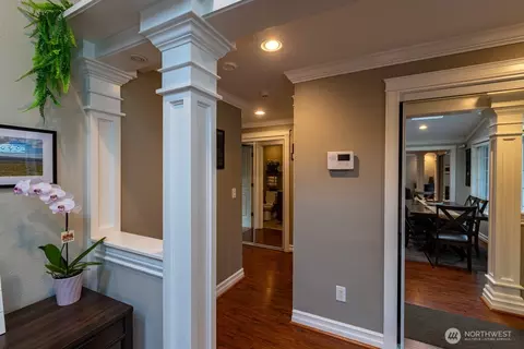 Entry Way - 13716 59th Ave SE, Everett, WA 98208 photo 4 of 4