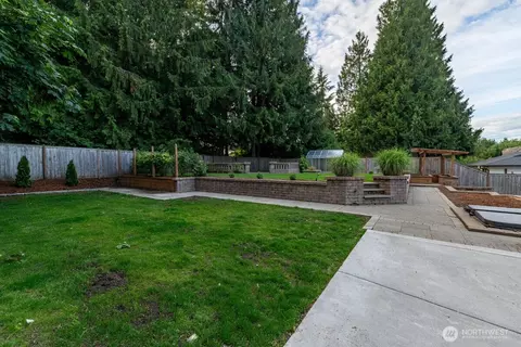 Exterior - 13716 59th Ave SE, Everett, WA 98208 photo 7 of 10