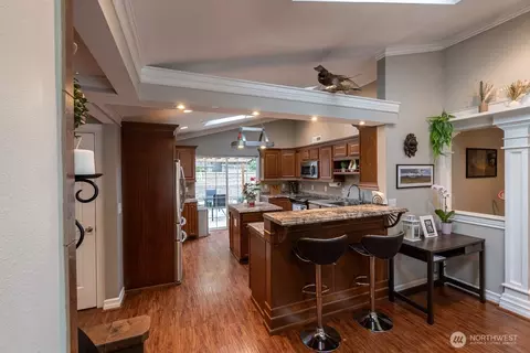 Kitchen - 13716 59th Ave SE, Everett, WA 98208 photo 4 of 4