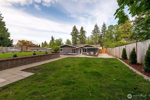 Exterior - 13716 59th Ave SE, Everett, WA 98208 photo 6 of 10
