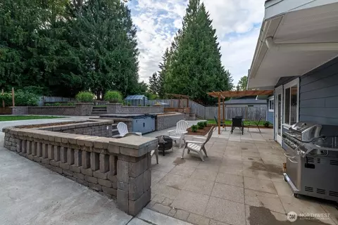 Exterior - 13716 59th Ave SE, Everett, WA 98208 photo 5 of 10