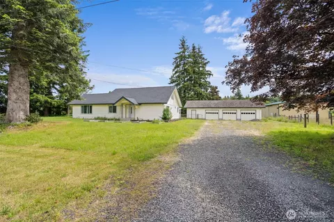 36 Lebam Rd, Raymond, WA 98577