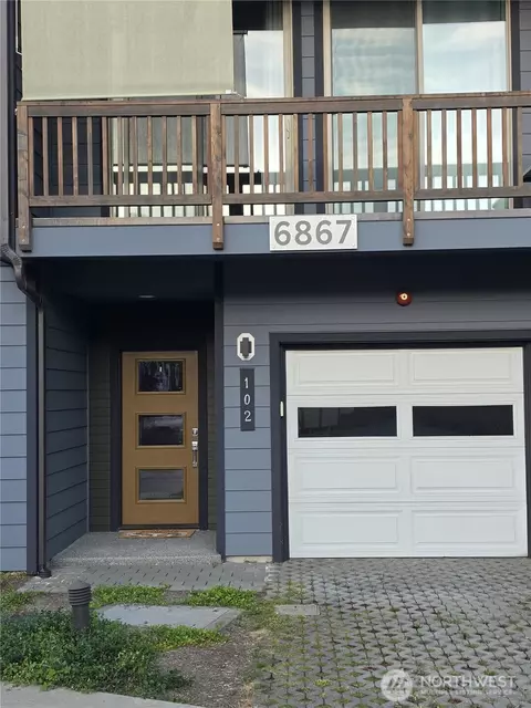 6867 NE 170th St #102, Kenmore, WA 98028