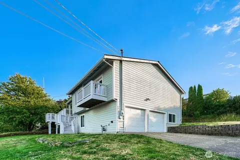 1312 Browns Point Blvd, Tacoma, WA 98422