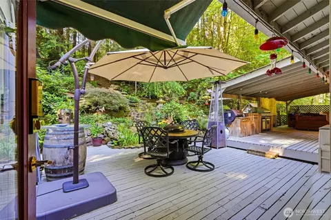 Exterior - 2905 211th St SE, Bothell, WA 98021 photo 2 of 8