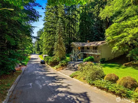 Exterior - 2905 211th St SE, Bothell, WA 98021 photo 7 of 8