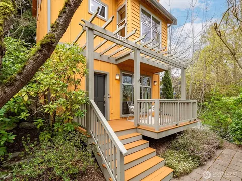 2363 S Mcclellan St, Seattle, WA 98144