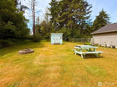 467 Mount Olympus Ave SE, Ocean Shores, WA 98569