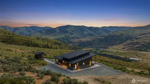 88 Cowboy Rd, Methow, WA 98834