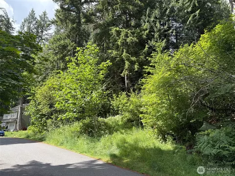 69 Honeycomb Ln, Bellingham, WA 98229