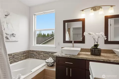 Bath - 18 167th Pl SW, Bothell, WA 98012 photo 4 of 5