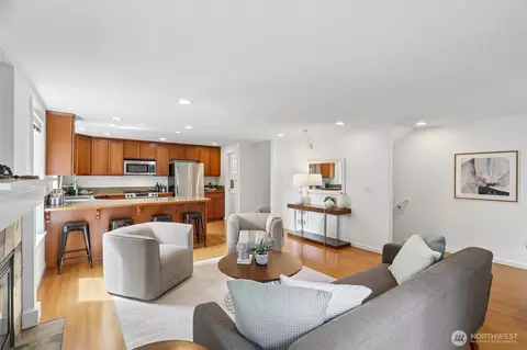 938 NW 51st St, Seattle, WA 98107