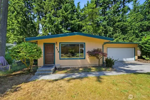 712 NE 198th St, Shoreline, WA 98155