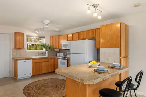 Kitchen - 405 240th St SW, Bothell, WA 98021 photo 4 of 4