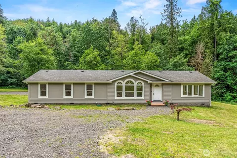 221 Parker Pl, Kelso, WA 98626