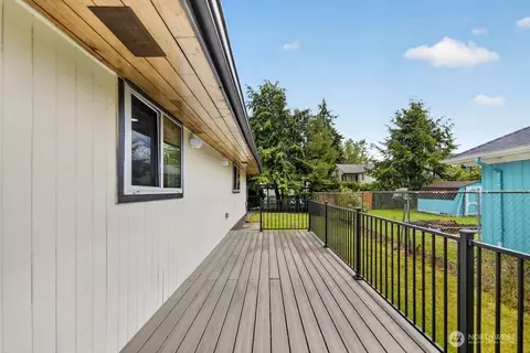 Exterior - 11622 4th Ave W, Everett, WA 98204 photo 3 of 7