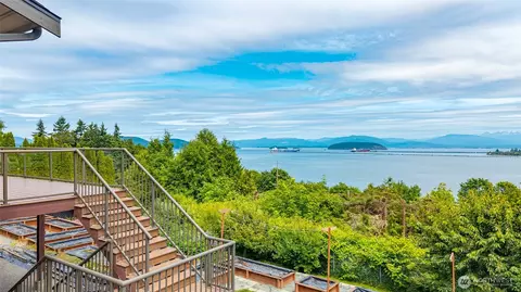 4115 Mitchell Dr, Anacortes, WA 98221