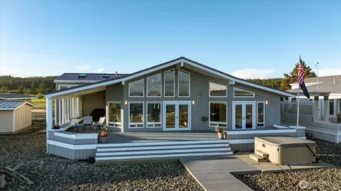 333 Keystone Ave, Coupeville, WA 98239