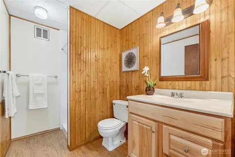 Bath - 2631 170th St SE, Bothell, WA 98012 photo 4 of 4