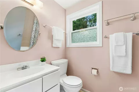 Bath - 2631 170th St SE, Bothell, WA 98012 photo 3 of 4