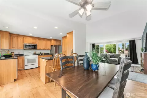 Dining - 2631 170th St SE, Bothell, WA 98012 photo 1 of 3