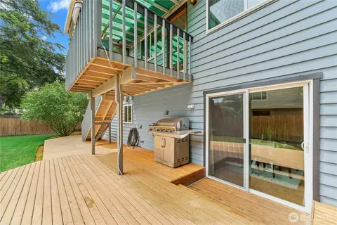Exterior - 2631 170th St SE, Bothell, WA 98012 photo 5 of 9