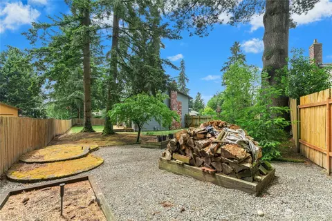 Exterior - 2631 170th St SE, Bothell, WA 98012 photo 6 of 9