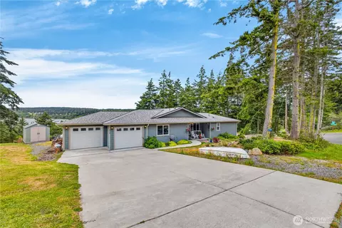 2729 Van Dee Ave, Greenbank, WA 98253
