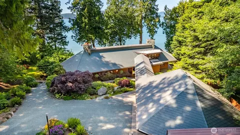 3559 Biz Point Rd, Anacortes, WA 98221