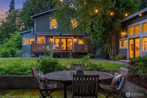 3033 NE 92nd St, Seattle, WA 98115