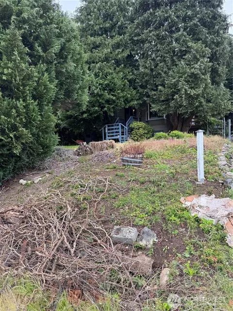 10230 10th Ave SW, Burien, WA 98146