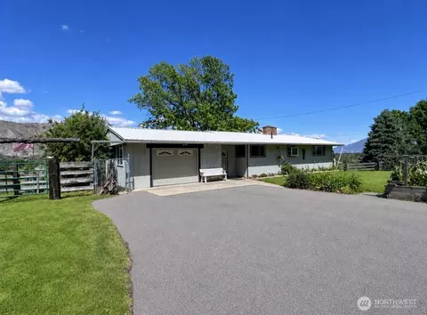 16 Mossy Rock Rd, Oroville, WA 98844