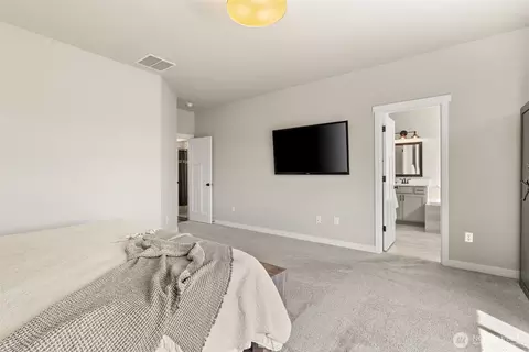 Bedroom - 3489 Division St, Enumclaw, WA 98022 photo 3 of 5