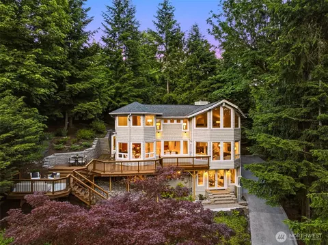 11113 NE 38th Pl, Bellevue, WA 98004