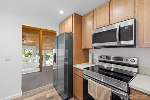 Kitchen - 137 Fairway Dr, Sequim, WA 98382 photo 3 of 3