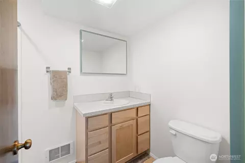 Bath - 137 Fairway Dr, Sequim, WA 98382 photo 3 of 3