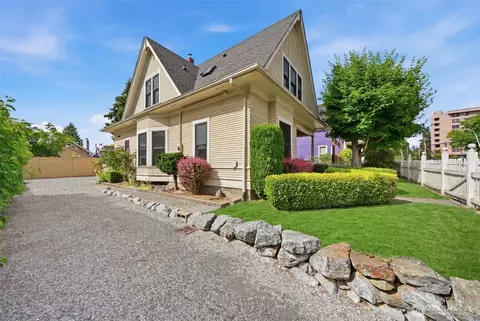 2415 F St, Bellingham, WA 98225