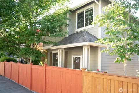 Exterior - 24112 40th Ave SE, Bothell, WA 98021 photo 4 of 5