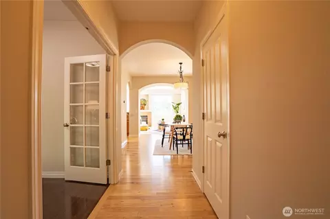 Entry Way - 24112 40th Ave SE, Bothell, WA 98021 photo 1 of 4